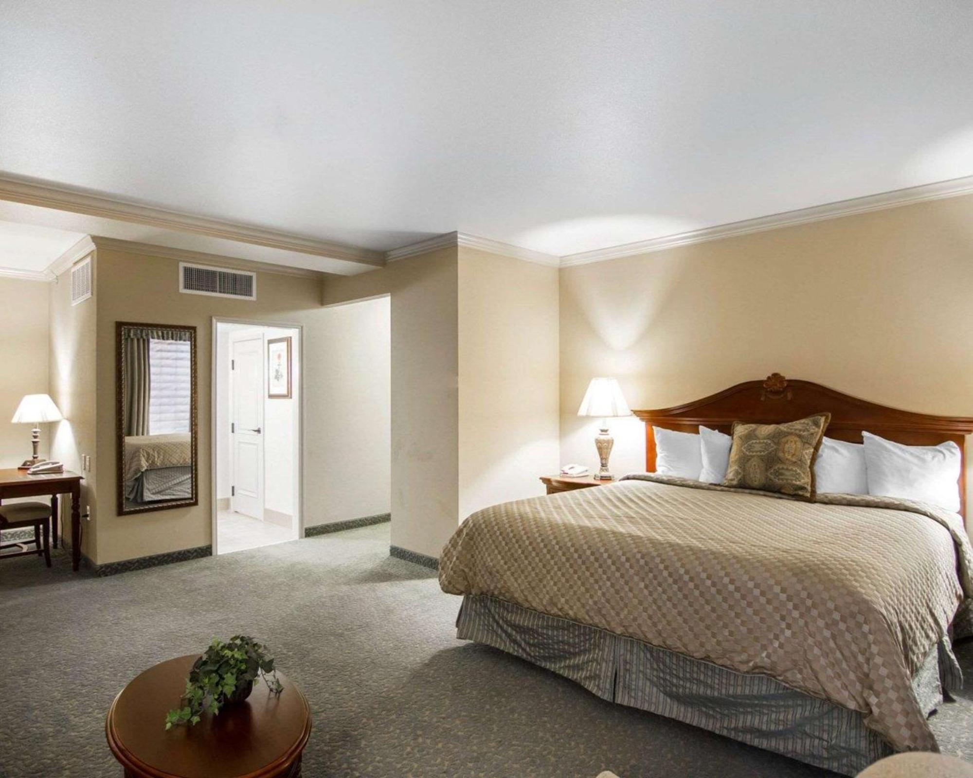 Liberty Hotel, Ascend Hotel Collection Cleburne Esterno foto