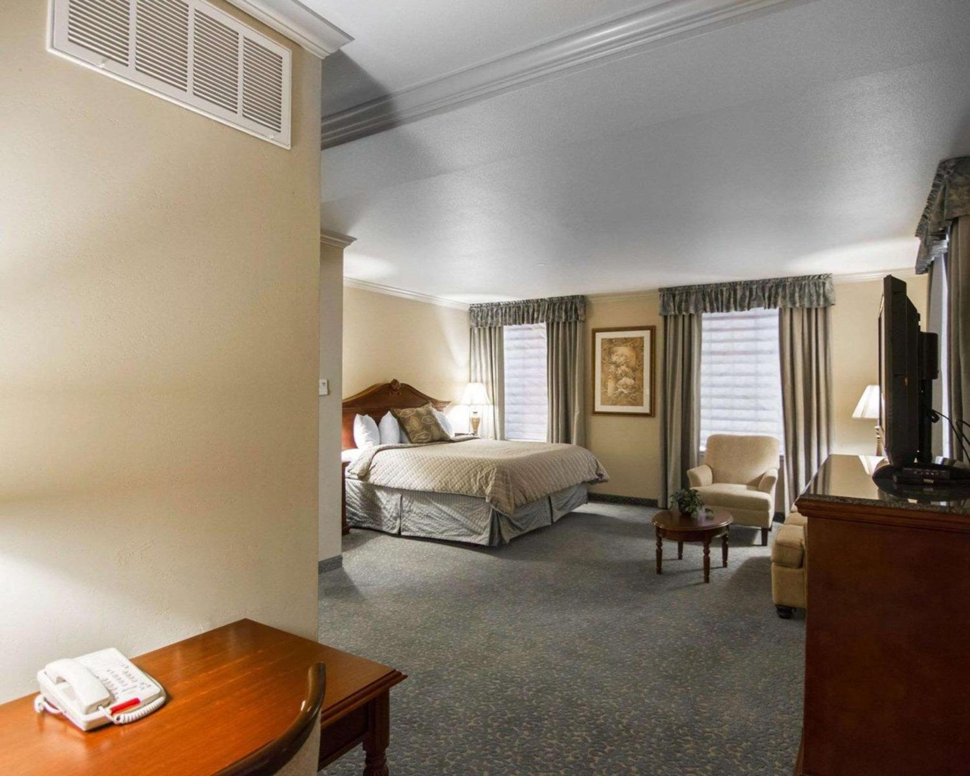 Liberty Hotel, Ascend Hotel Collection Cleburne Esterno foto
