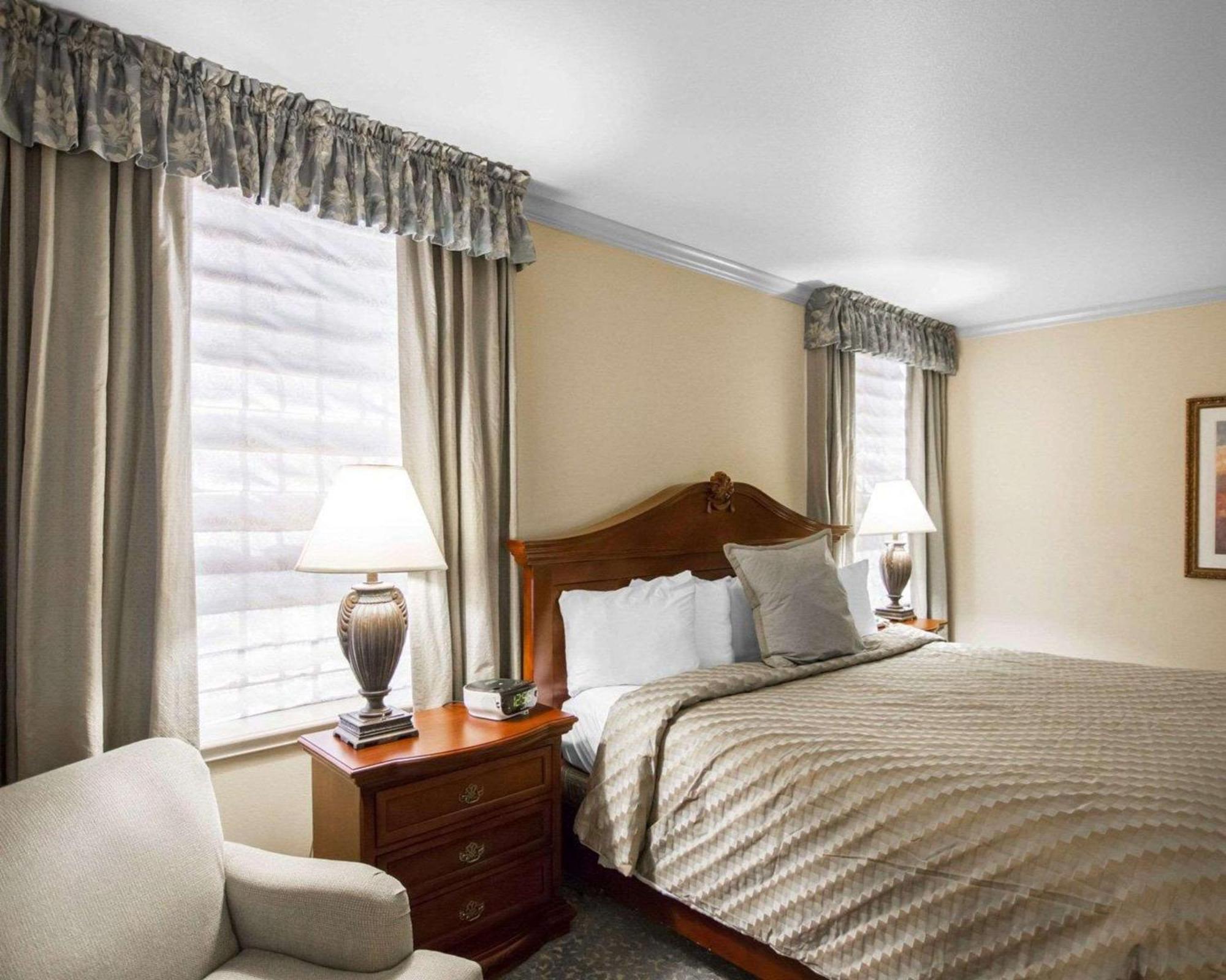Liberty Hotel, Ascend Hotel Collection Cleburne Esterno foto