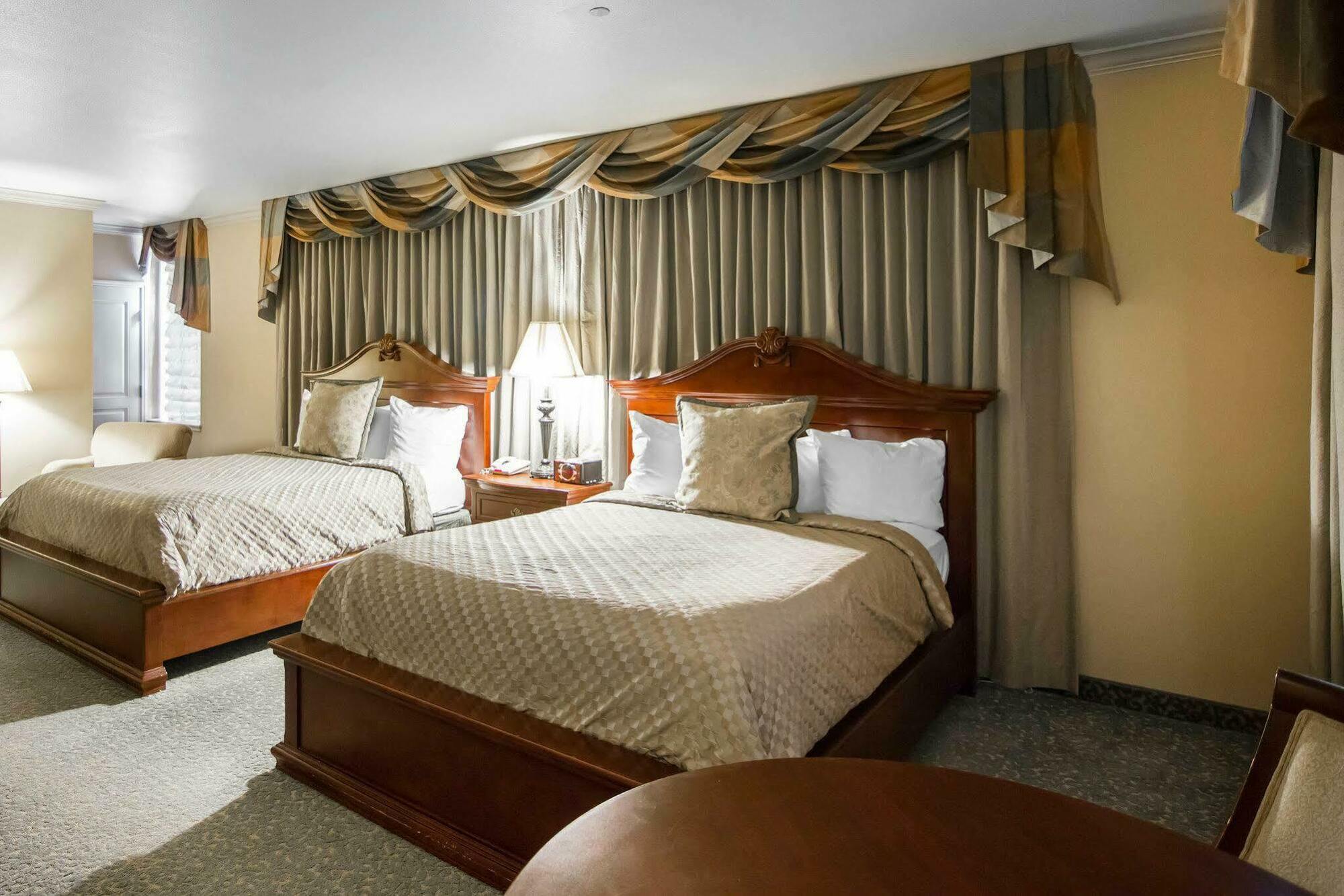 Liberty Hotel, Ascend Hotel Collection Cleburne Esterno foto