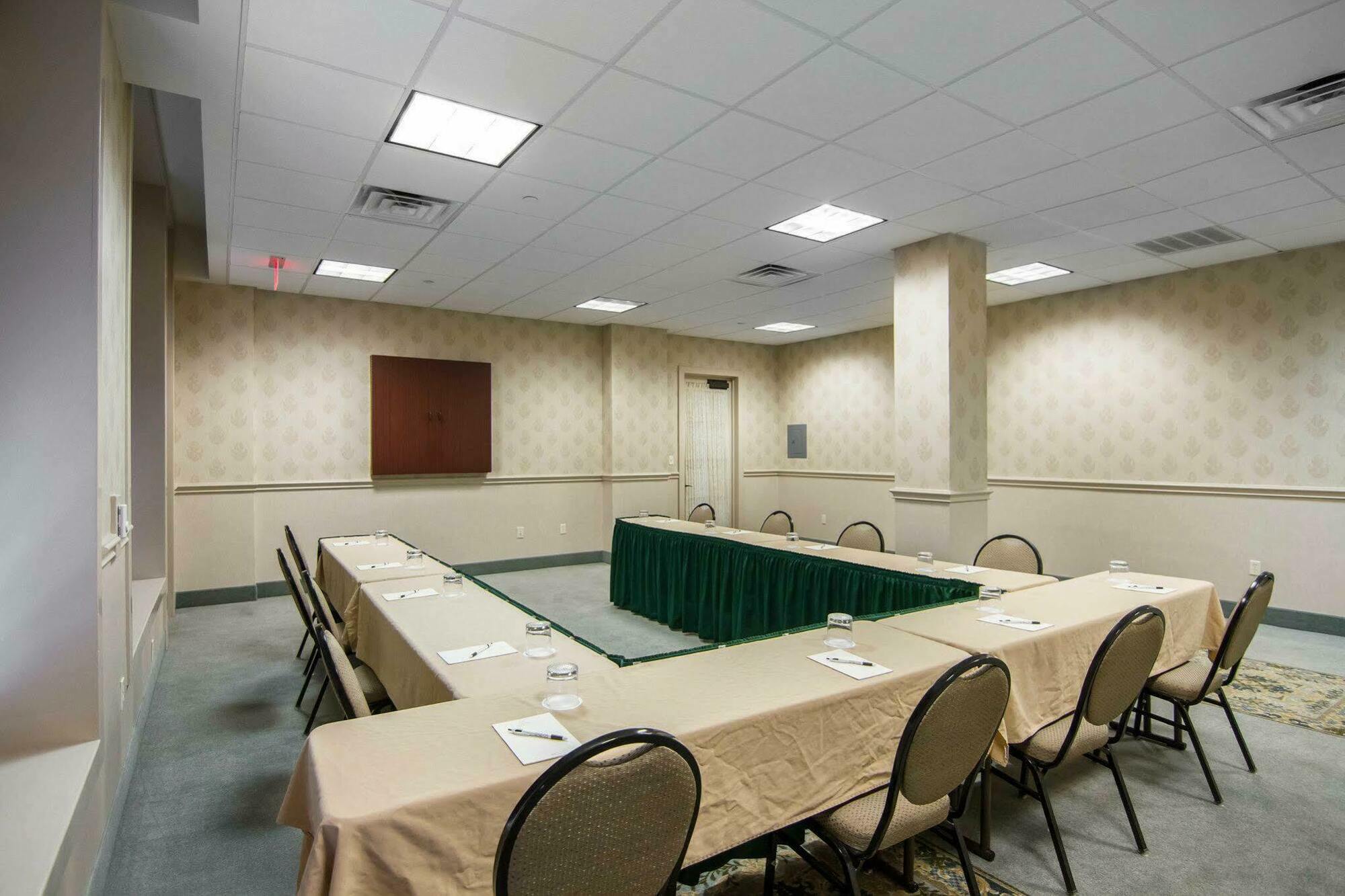 Liberty Hotel, Ascend Hotel Collection Cleburne Esterno foto
